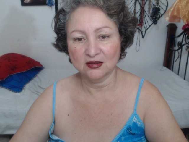 LADYQUEEN520's BongaCams show and profile