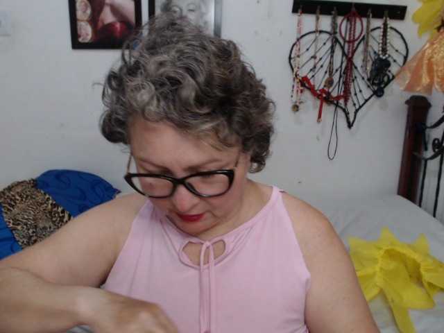 LADYQUEEN520's BongaCams show and profile