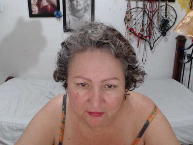 LADYQUEEN520's BongaCams show and profile