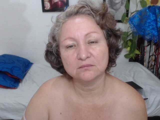 LADYQUEEN520's BongaCams show and profile