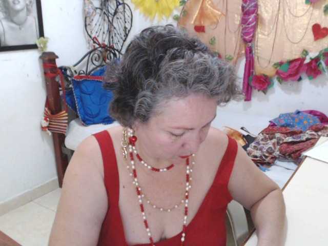 LADYQUEEN520's BongaCams show and profile