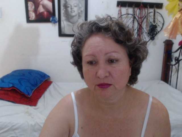 LADYQUEEN520's BongaCams show and profile