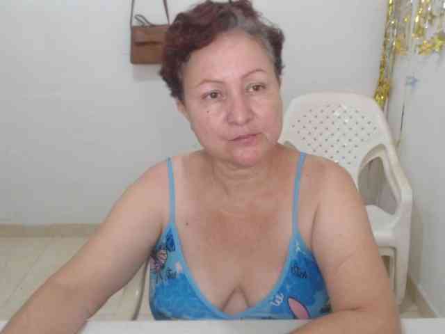 LADYQUEEN520 webcam
