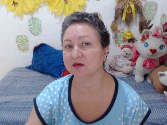 LADYQUEEN520 webcam