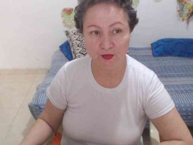 LADYQUEEN520 webcam