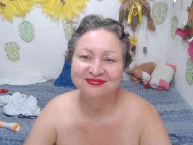 LADYQUEEN520 LADYQUEEN520