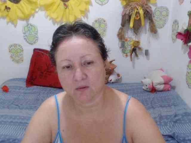 LADYQUEEN520 LADYQUEEN520