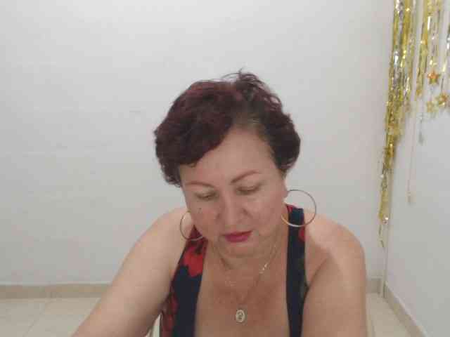 LADYQUEEN520 webcam