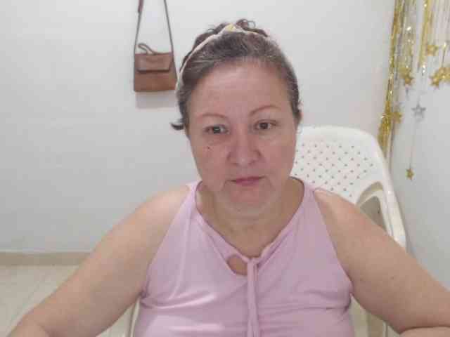 LADYQUEEN520 webcam