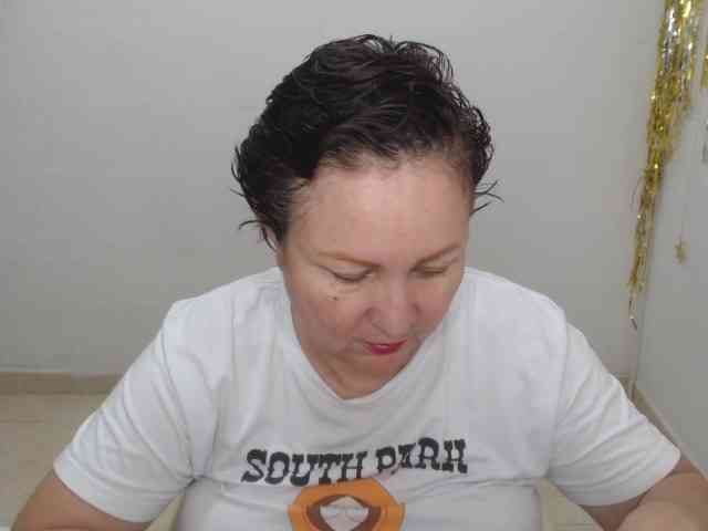 LADYQUEEN520 webcam