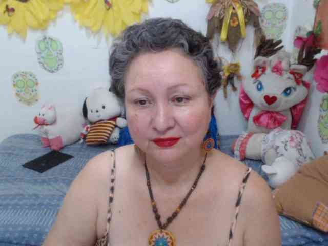 LADYQUEEN520 webcam