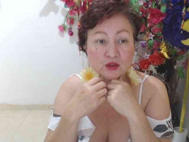 LADYQUEEN520 webcam