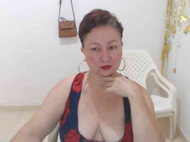 LADYQUEEN520 webcam