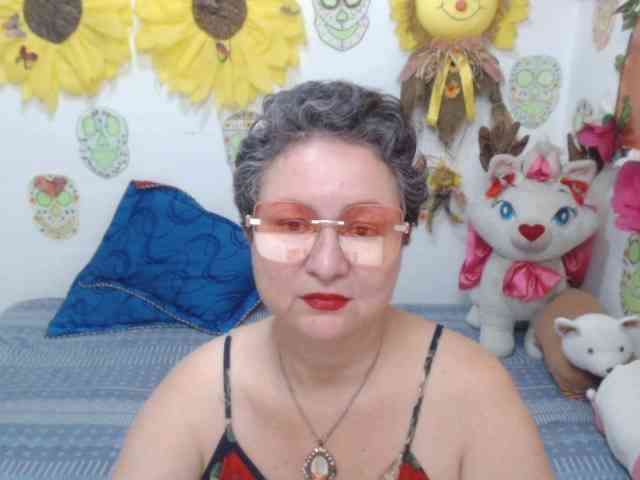 LADYQUEEN520 webcam