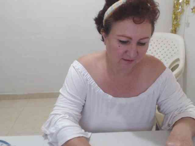 LADYQUEEN520 webcam