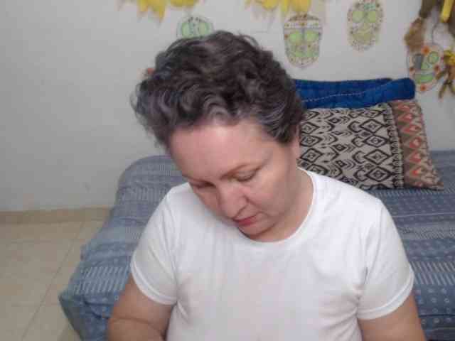 LADYQUEEN520 webcam