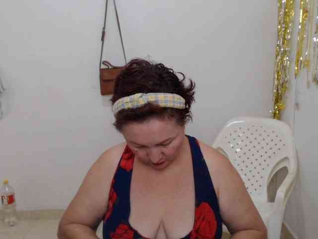 LADYQUEEN520 webcam