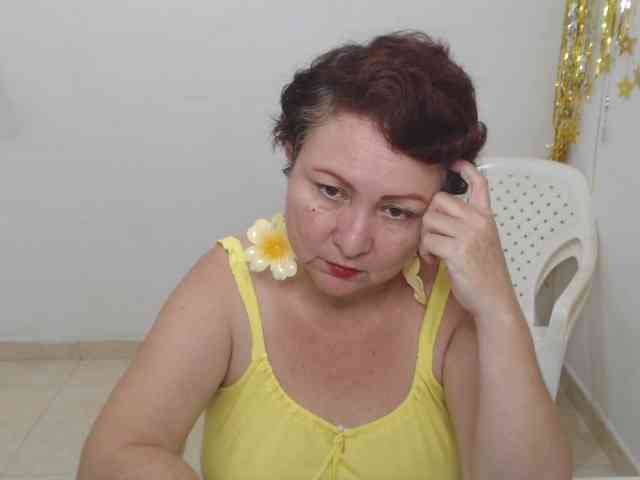 LADYQUEEN520 webcam