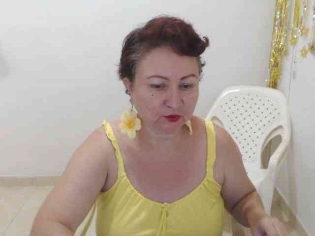 LADYQUEEN520 webcam