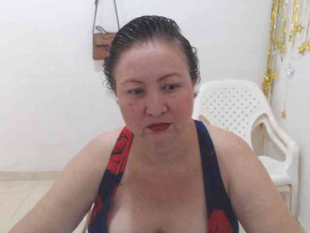 LADYQUEEN520 webcam