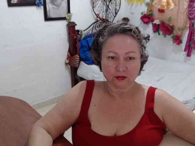 LADYQUEEN520 webcam