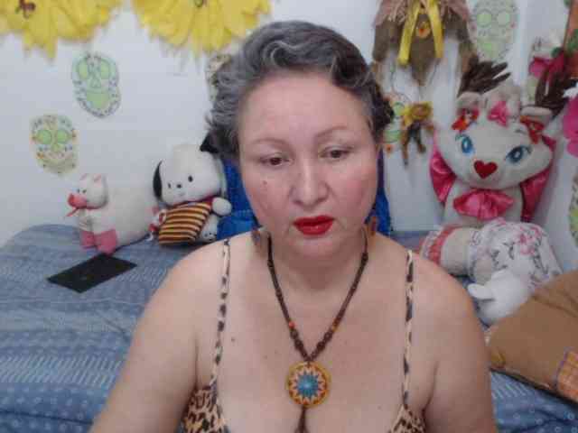 LADYQUEEN520 webcam