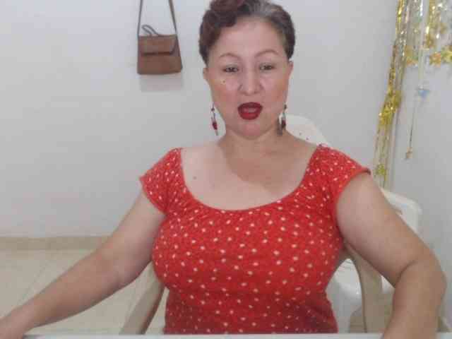 LADYQUEEN520 webcam
