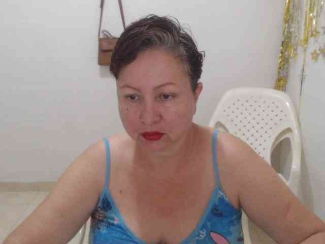 LADYQUEEN520 webcam