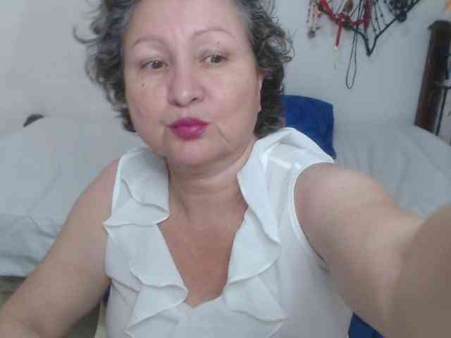 LADYQUEEN520 LADYQUEEN520