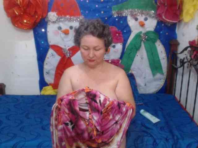 LADYQUEEN520 LADYQUEEN520