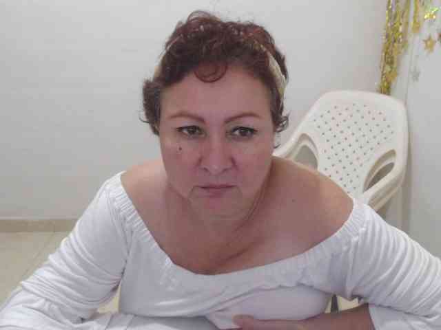 LADYQUEEN520 webcam