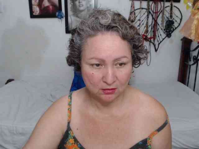 LADYQUEEN520 LADYQUEEN520