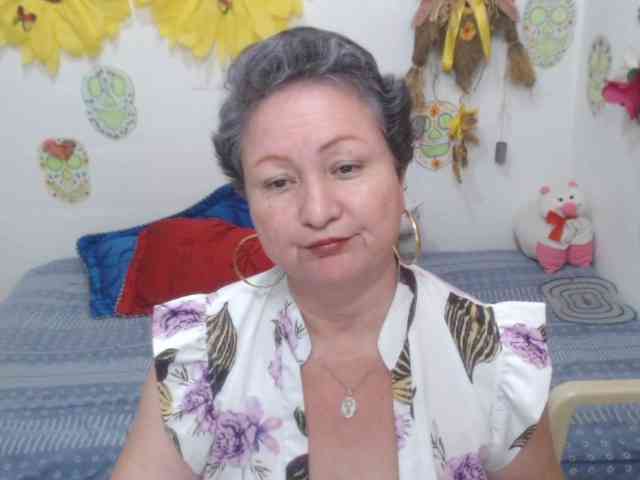 LADYQUEEN520 webcam