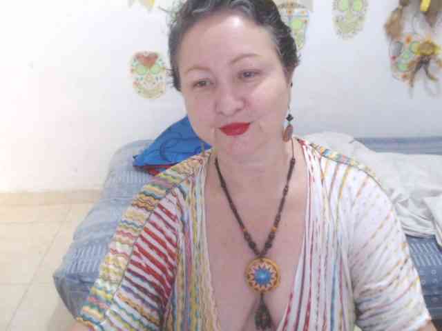 LADYQUEEN520 webcam