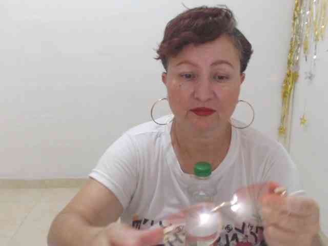 LADYQUEEN520 webcam