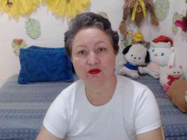LADYQUEEN520 webcam