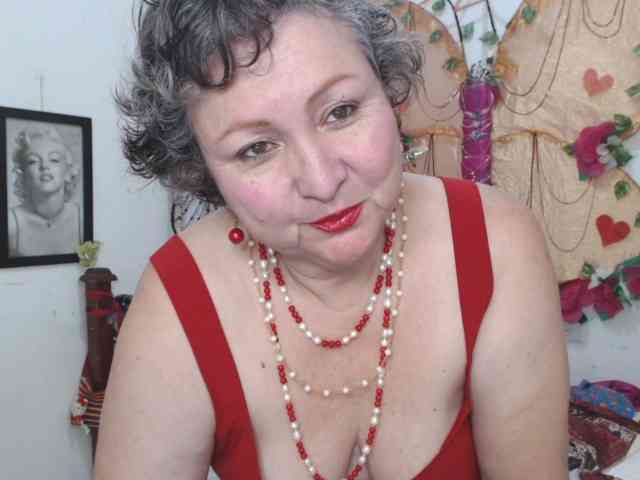 LADYQUEEN520 webcam