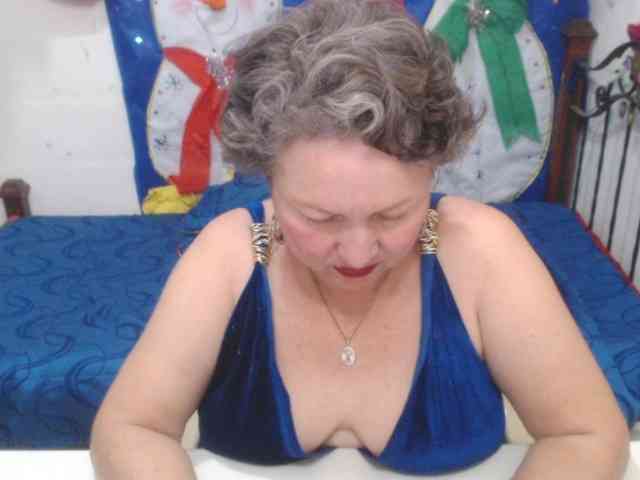 LADYQUEEN520 LADYQUEEN520