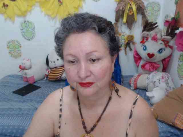 LADYQUEEN520 webcam
