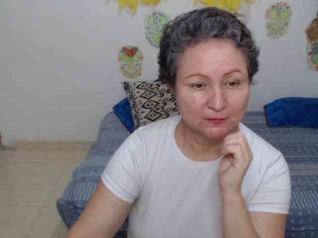 LADYQUEEN520 webcam