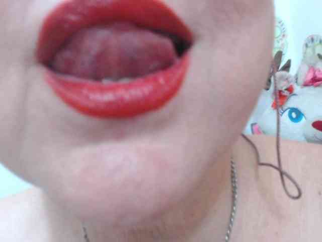 LADYQUEEN520 webcam