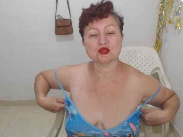 LADYQUEEN520 webcam