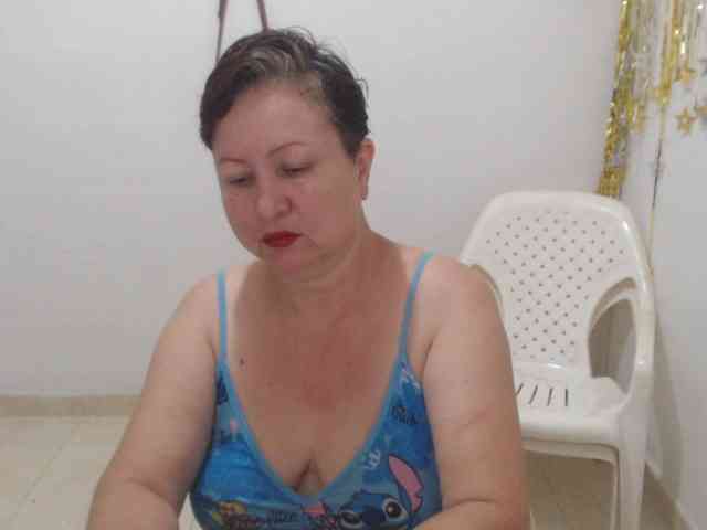 LADYQUEEN520 webcam