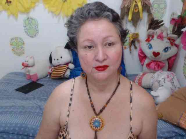 LADYQUEEN520 webcam