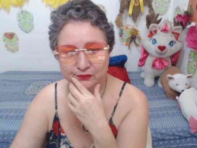 LADYQUEEN520 webcam