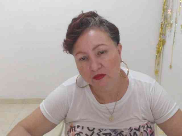LADYQUEEN520 webcam