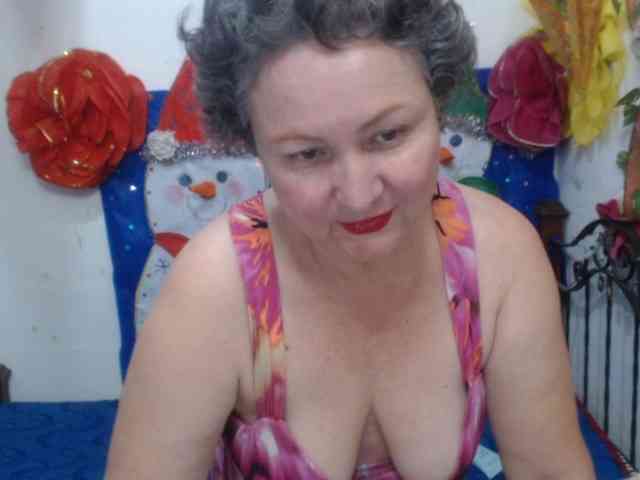 LADYQUEEN520 LADYQUEEN520