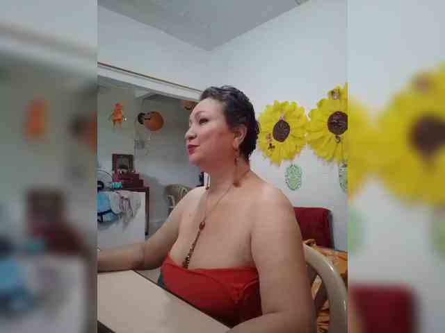 LADYQUEEN520 webcam