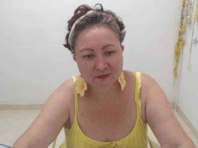 LADYQUEEN520 webcam