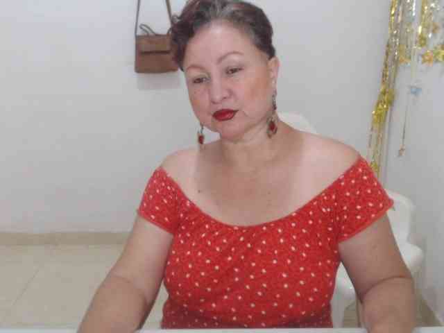 LADYQUEEN520 webcam